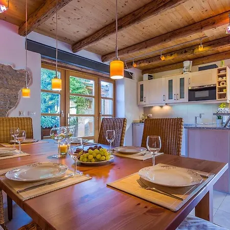 Perla By Kompas * Šišan